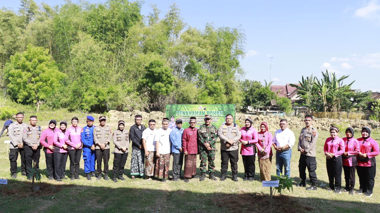 Kapolres Rembang Melaksanakan Kegiatan Penanaman Pohon, Baksos Dan Ketahanan Pangan