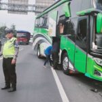 Kecelakaan Bus Rombongan Smk Vs Truk Di Tol Semarang, 3