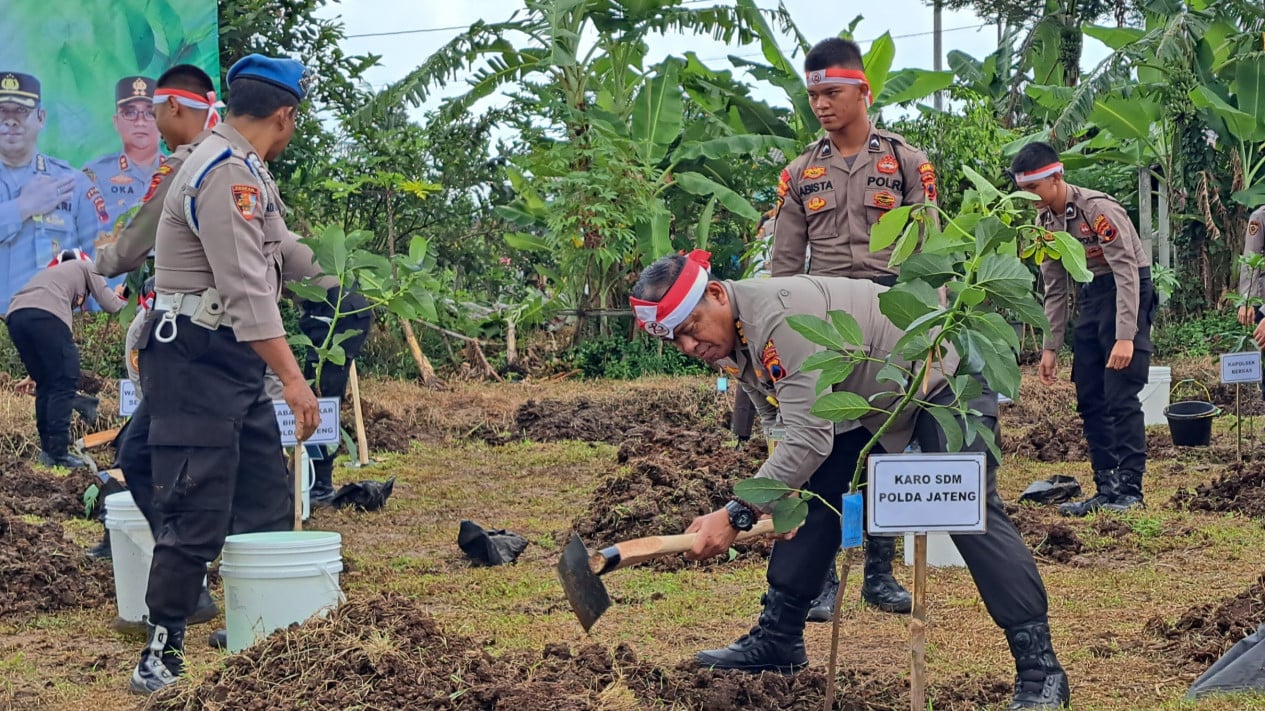 Ketahanan Pangan Menjadi Prioritas, Polda Jateng Tanam Ribuan Pohon Dan