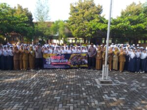 Laksanakan Sosialisasi di SMP N 2 Pancur, Polsek Pancur Stop Bullying