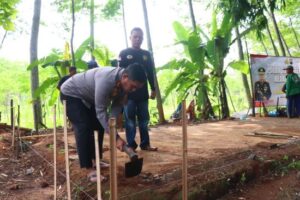 Langsung Perintahkan Bedah Rumah Mak Sombret, Kapolda Jateng Peduli Mak Sombret