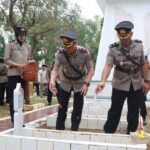 Memperingati Hari Bhayangkara Ke 78, Polres Batang Ziarah Ke Makam Pahlawan