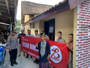 Polresta Banyuwangi Bedah Rumah Guru Ngaji