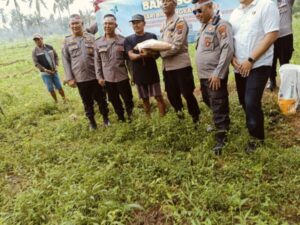 Menjelang Hari Bhayangkara ke-78, Polresta Banyuwangi Beri Bansos Ketahanan Pangan