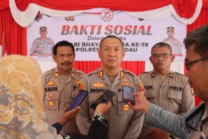 Menyambut HUT Bhayangkara ke 78, Polres Lamandau Lakukan Baksos dan Bansos kepada Masyarakat