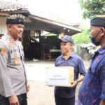 Minggu Kasih, Kapolres Jembrana Berbagi Dengan Warga Yang Membutuhkan Di