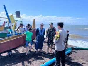 Nelayan Hilang di Pantai Pecemengan, Desa Blimbingsari: Saat ini Pencarian Masih Berlangsung