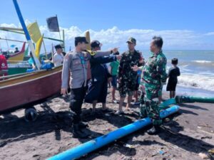 Nelayan yang Hilang di Pantai Pecemengan, Desa Blimbingsari: Pencarian Masih Berlangsung