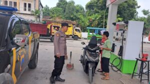 Patroli Siang Polsek Sedan di SPBU Karas, Cek Stok BBM Serta Pastikan Kamtibmas