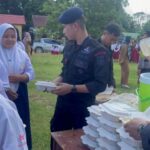 Peduli Dunia Pendidikan, Brimob Kalteng Dirikan Dapur Lapangan Di Sekolahan