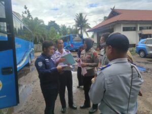 Peduli Keselamatan Ditlantas Polda Kalteng Lakukan Ram Cek Angkutan Umum