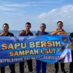 Peduli Lingkungan, Satpolairud Resta Banyuwangi Lakukan Giat Jum’at Bersih