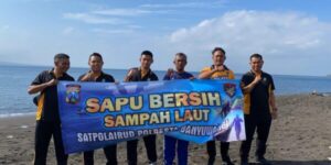 Personel Satpolairud Resta Banyuwangi Lakukan Giat Jum’at Bersih