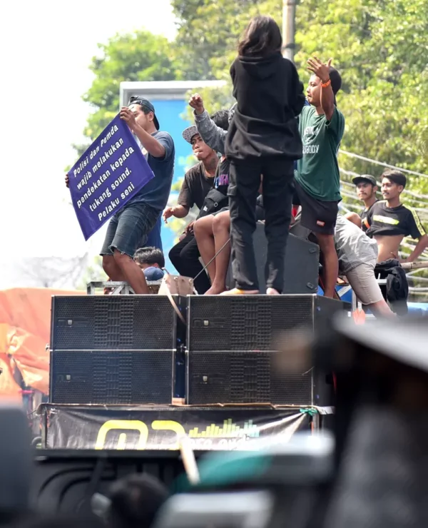 Pemilik sound system diperiksa polresta banyuwangi terkait aksi demo