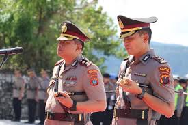 Kapolres Humbahas Dan Kapolres Taput Ziarah Ke Taman Makam Pahlawan