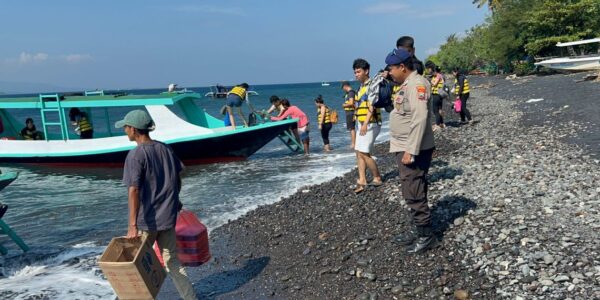 Personel Satpolairud Resta Banyuwangi Patroli Pengamanan Di Area Tempat Wisata