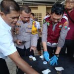 Personil Polresta Banyuwangi Ikuti Tes Urine Narkoba