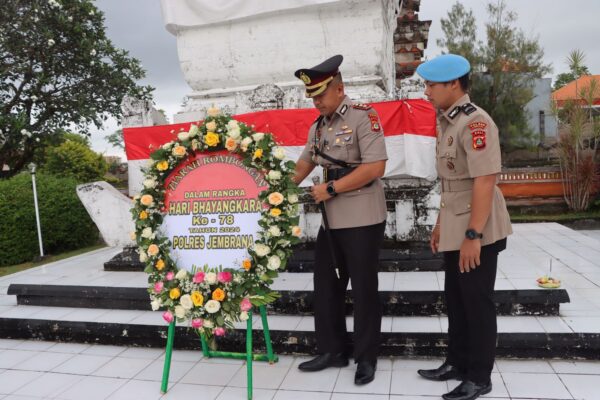 Pimpin Ziarah Dan Tabur Bunga, Kapolres Jembrana Sambut Hut Ke 78