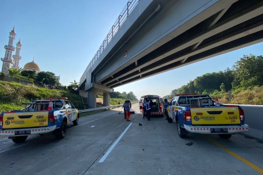 Polisi identifikasi korban mwninggal dalam kecelakaan di tol Semarang-Batang