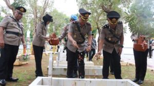 Polres Batang Gelar Ziarah di TMP Kadilangu untuk Peringati Hari Bhayangkara ke-78