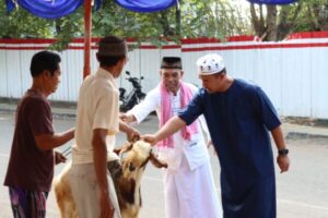 Polres Jembrana Gelar Sholat Idul Adha 1445 H dan Penyerahan Hewan Qurban di Masjid Baitul Muhtarifin Polres Jembrana