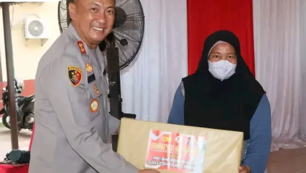 Polres Lamandau Gelar Baksos Dan Bansos Peringati Hut Bhayangkara Ke