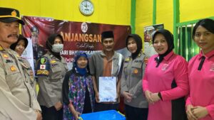 Polres Rembang Gelar Anjangsana Ketempat Anggota yang Sakit, Purnawirawan hingga Warakawuri