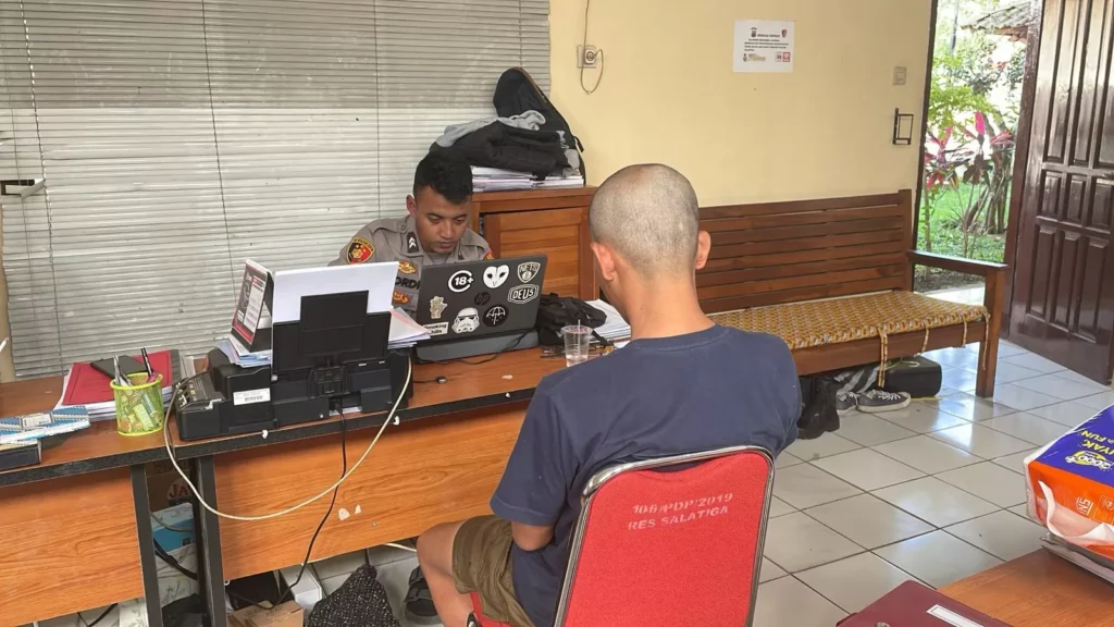 Polres Salatiga Ringkus Pemuda Pencuri iPhone