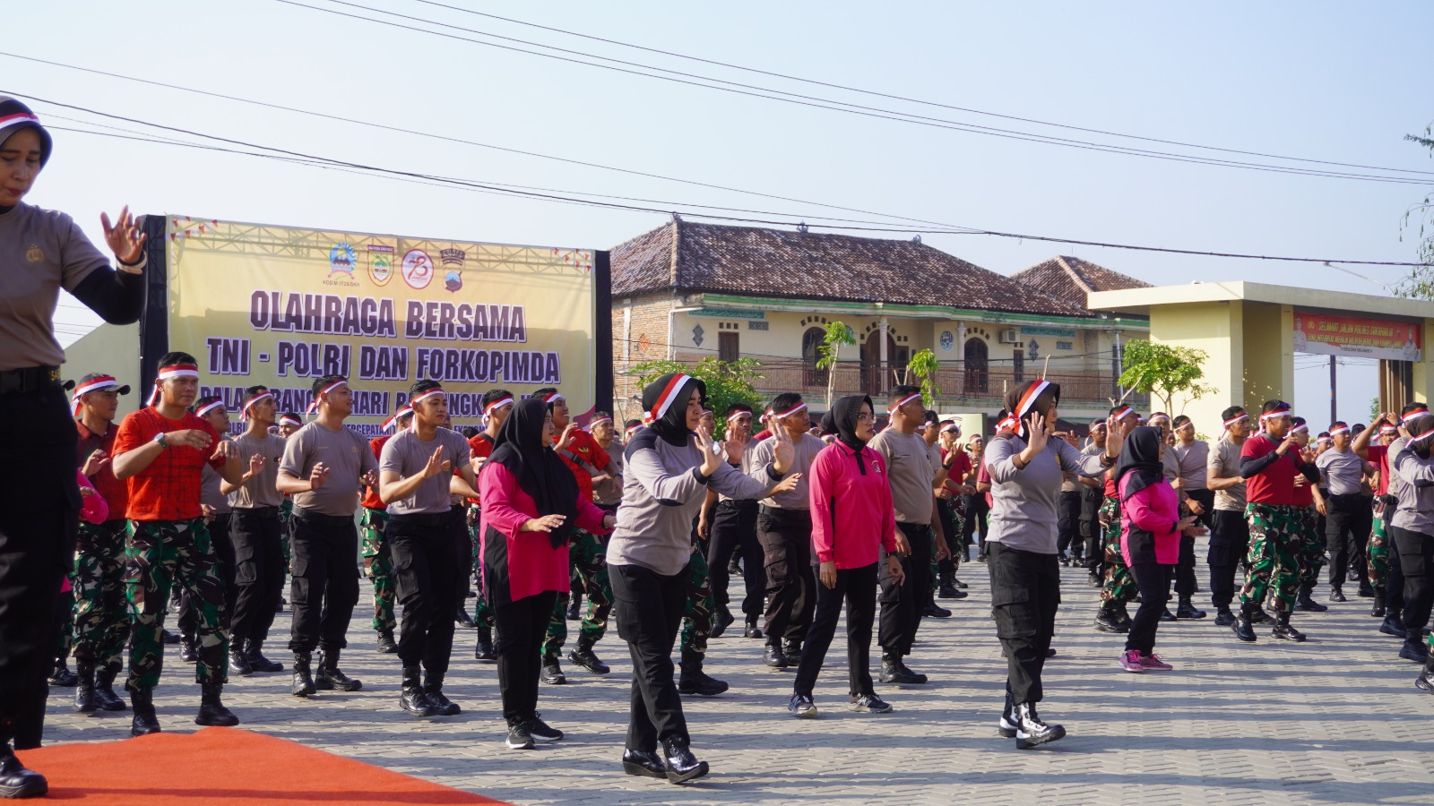 Polres Sukoharjo Olahraga Bersama Dengan Tni Dan Forkopimda Sambut Hari