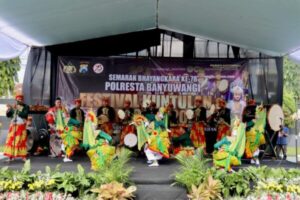 Polresta Banyuwangi Gelar Festival Kuntulan dan Tari Cilik dalam Rangka Hari Bhayangkara ke-78