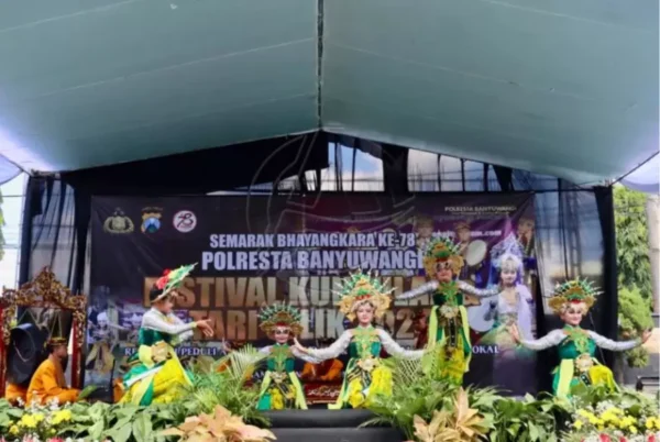 Polresta Banyuwangi Ikut Jaga Pelestarian Budaya Sambut Hut Bhayangkara