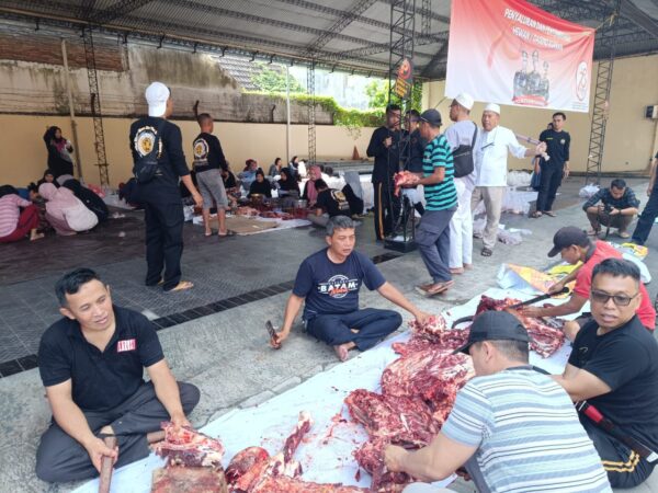 Polresta Banyuwangi Sholat Idul Adha Di Masjid Roudlotul Janna Dan