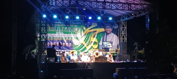 Polsek Cluring Polresta Banyuwangi Pengamanan Perayaan Pernikahan Gelar Sholawatan