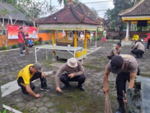 Polsek Genteng Polresta Banyuwangi Bakti Religi di Pura Sandya Dharma untuk Peringati Hari Bhayangkara ke-78