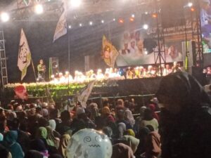 Personel Polsek Kalibaru Banyuwangi Monitoring Sholawatan Bersama Kalibaru Manis