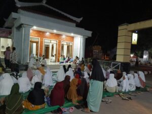 Istighosah Rutinan Jamaah Masjid Tiban Nurul Huda di Musholla Al Mubarok Polsek Lasem