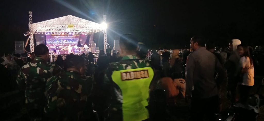 Polsek Pancur Melaksanakan Pengamanan Pertunjukan Dangdut Mh Music Tasyakuran Generasi