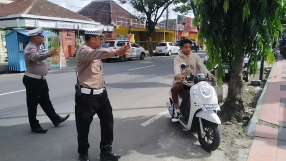 Puluhan Pelajar Tak Pakai Helm Terjaring Ops Lantas Polsek Genteng