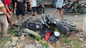 Truk Rem Blong Tabrak 8 Motor di Banyuwangi