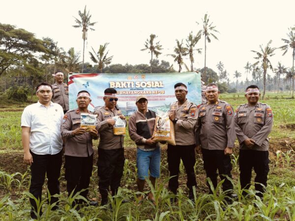 Sabut Hari Bhayangkara Ke 78, Polresta Banyuwangi Berikan Bansos Ketahanan Pangan