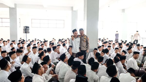 Sambangi Gus Yusuf Di Magelang, Kapolda Jawa Tengah Bahas Ini