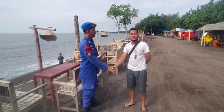 Satpolairud Polresta Banyuwangi Laksanakan Sosialisasi Kepada Masyarakat Pesisir