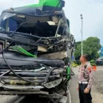 Tabrakan Bus Rombongan Smk Di Tol Tembalang Semarang, 3 Orang