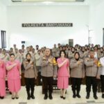 Tingkatkan Profesionalisme, Anggota Polwan Dan Asn Wanita Polresta Banyuwangi Menerima