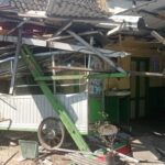 Truk Molen Seruduk Warung Bakmi Di Kartasura Sukoharjo