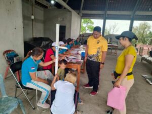 Bhabinkamtibmas Desa Manggissari Melaksanakan Pemantauan Posyandu dan Ibu Hamil Serentak untuk Cegah Stunting