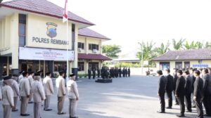 Peringatan Hari Lahirnya Pancasila, Polres Rembang Laksanakan Upacara Bendera