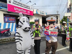 Ajak Tertib Lalu Lintas, Sat Lantas Polres Banjarnegara Sosialiasi Pada Para Pengguna Jalan