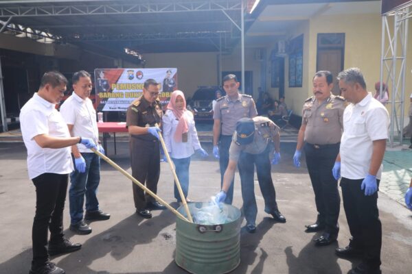 15 Paket Sabu Hasil Sitaan Polresta Banyuwangi Dimusnahkan