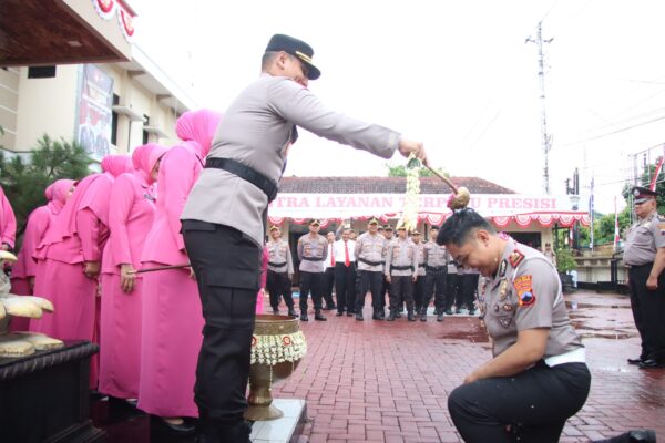 33 Personel Polres Banjarnegara Naik Pangkat Setingkat Lebih Tinggi